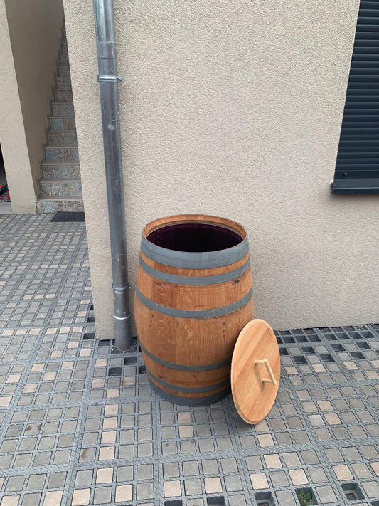 Weinfass als Regentonne